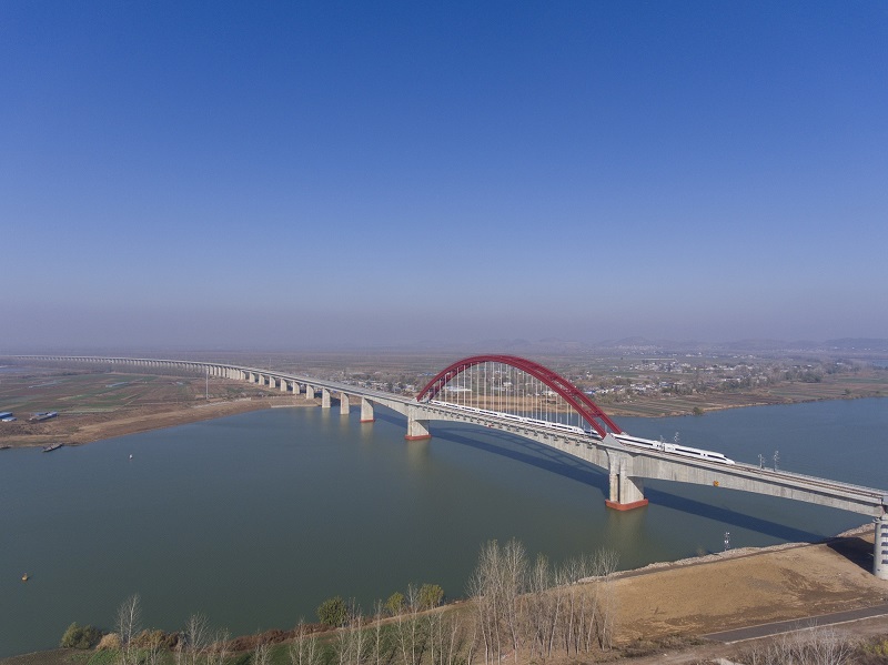 荣获詹天佑奖的商合杭高铁跨淮河特大桥